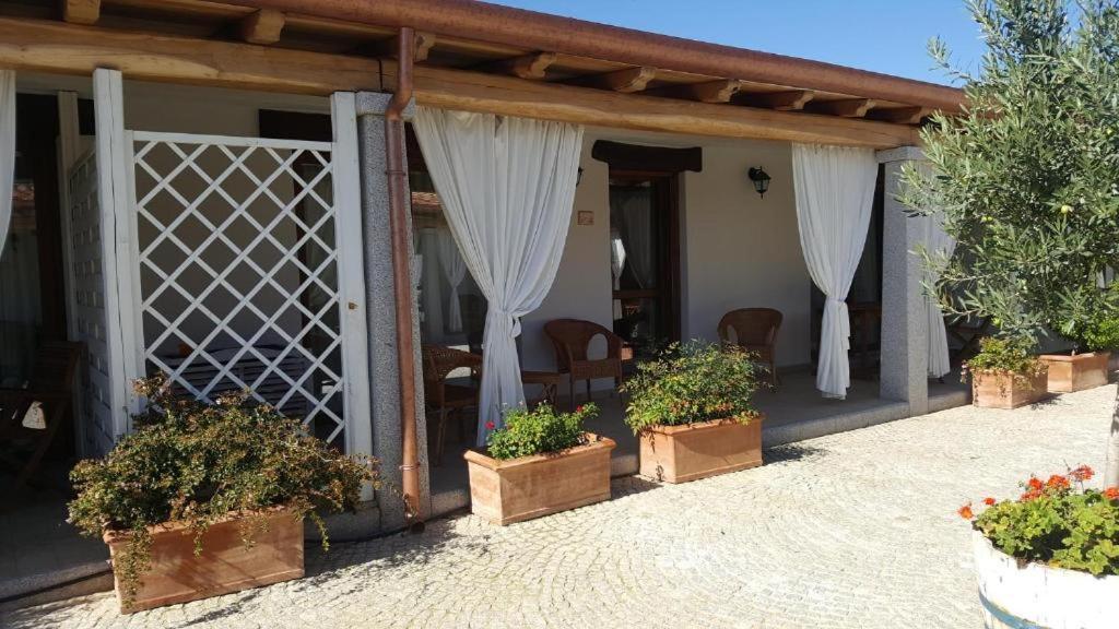 Case Vacanze Nioleo - Apartments And Pool Siniscola Dış mekan fotoğraf